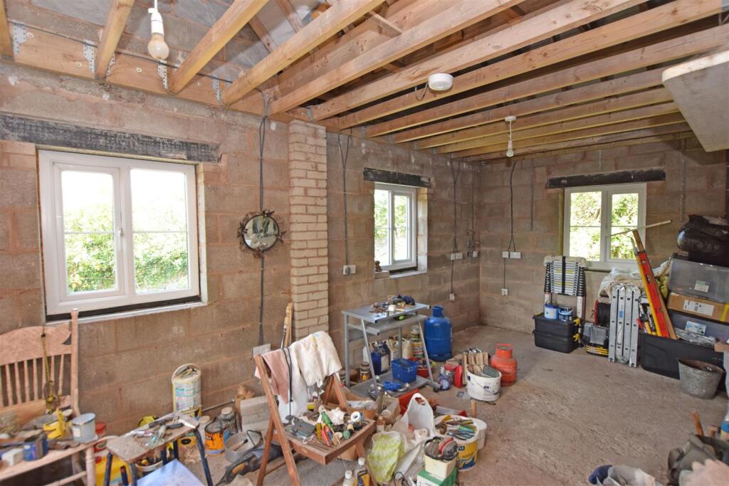 Kitchen diner MYL.JPG