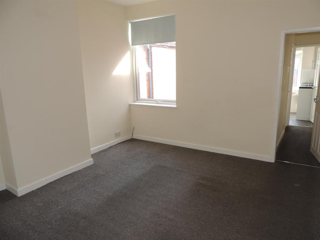 Lounge (rear)