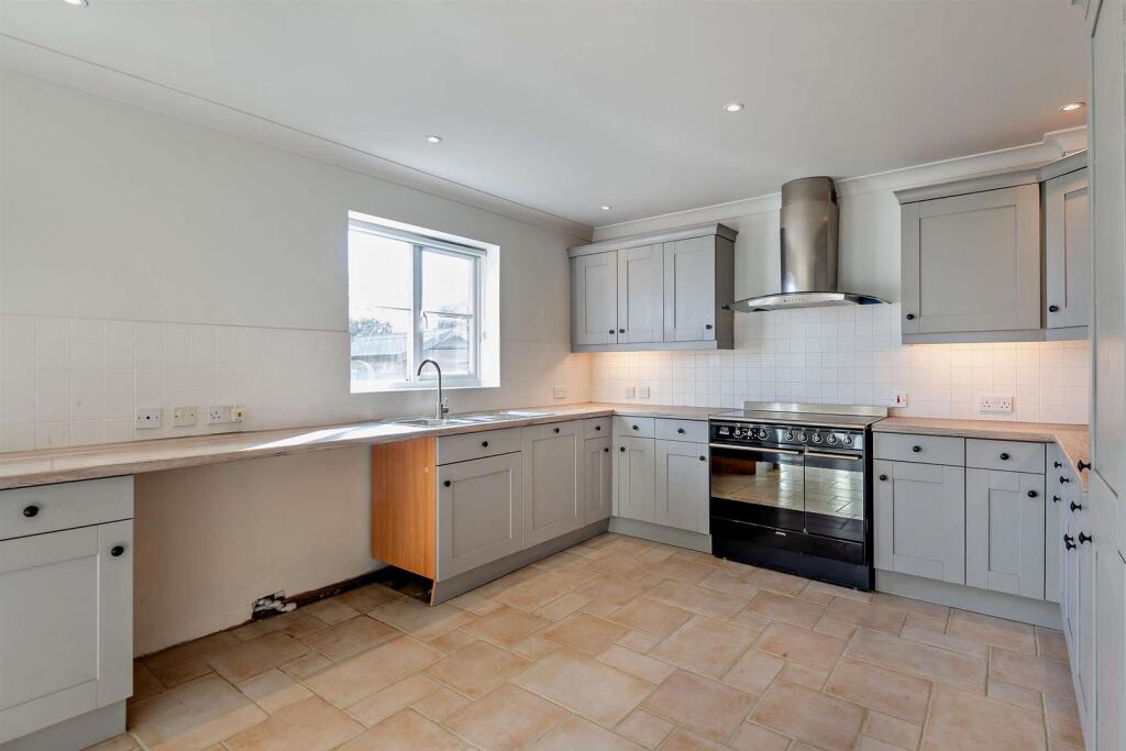 8638303-interior04-800.jpg