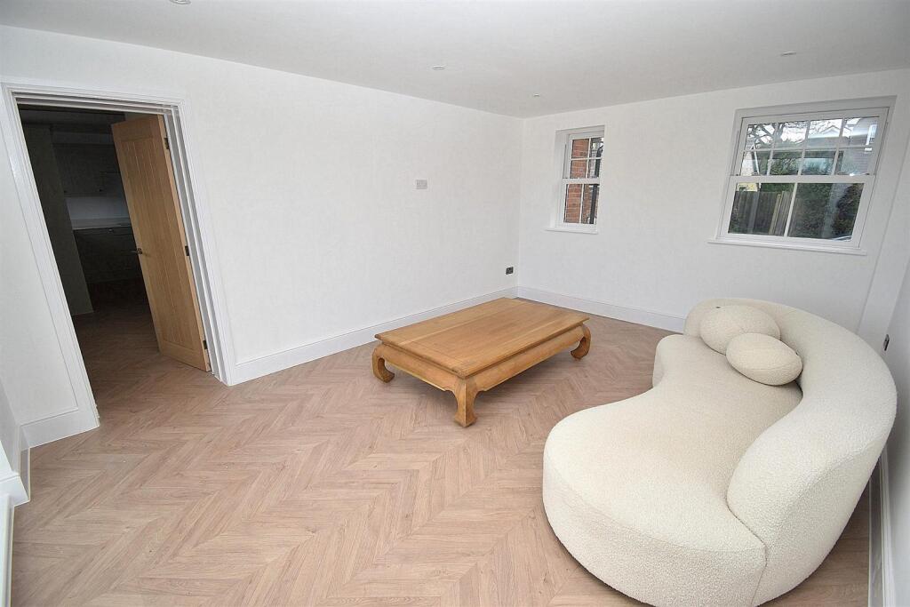 LOUNGE REVERSE.JPG