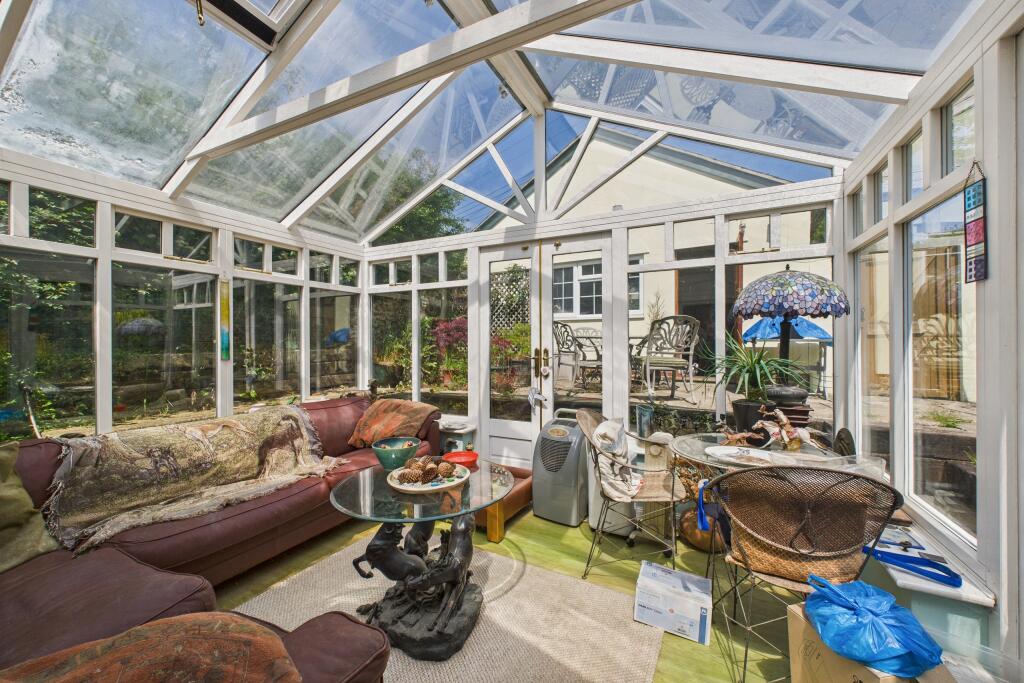 CAM05454G0-PR0011-STILL009