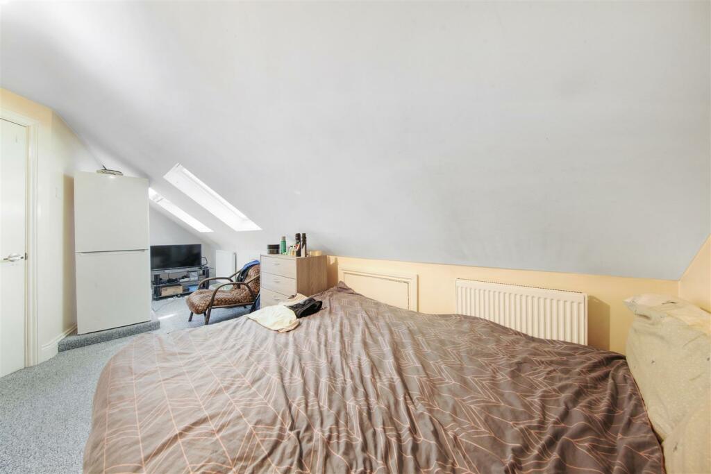 52 Salmon Street - YEHwbw0hmKD23OGIitDp.jpg