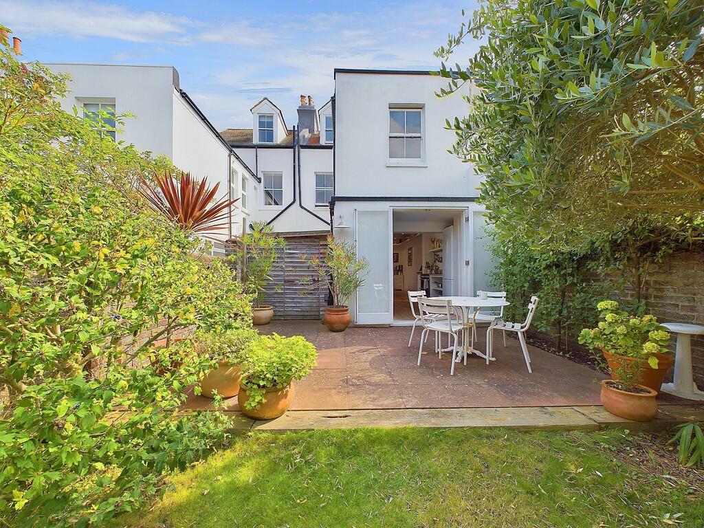 CAM03519G0-PR0146...