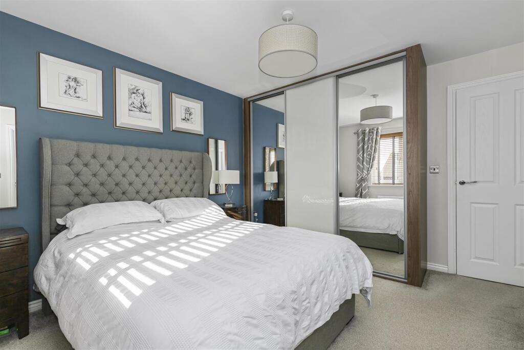 Bed 1b.jpg