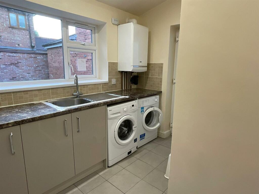 11 B  Kitchen1.jpg