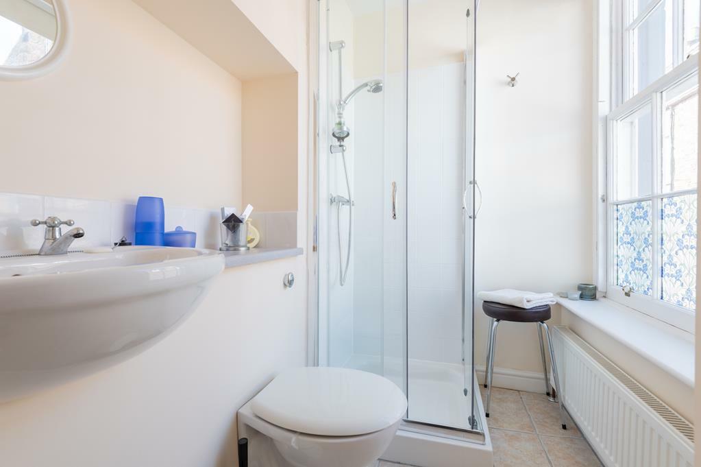 ENSUITE SHOWER ROOM