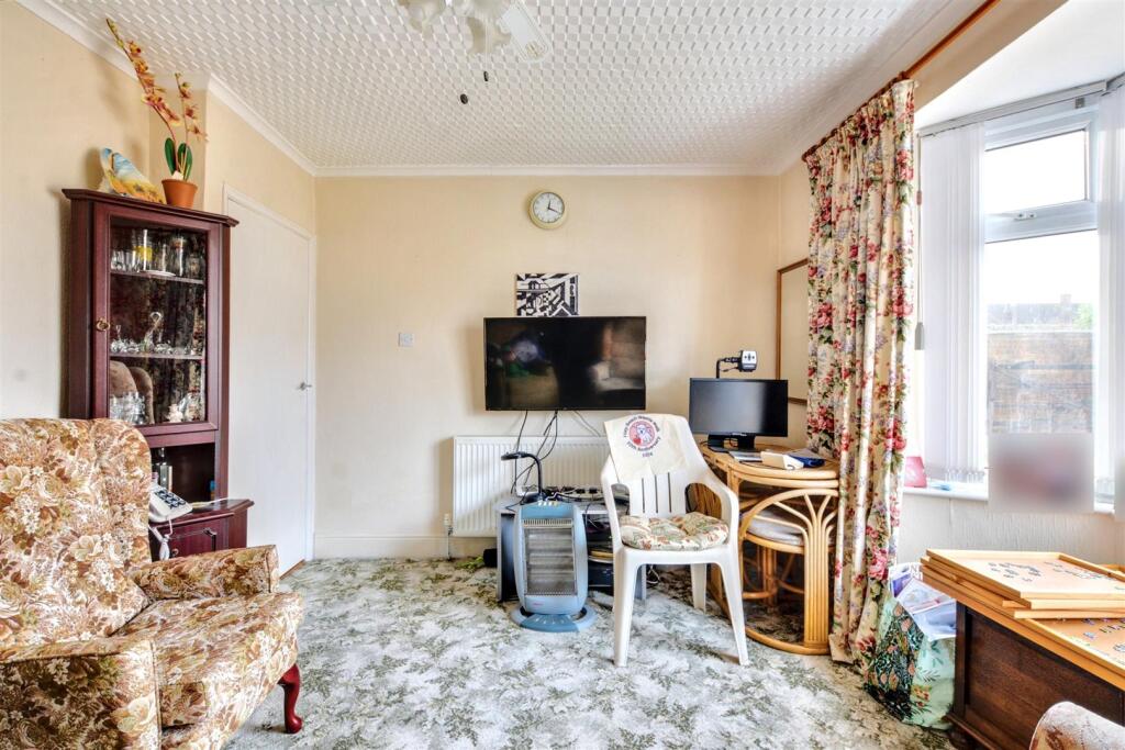 Lounge/Sitting Room