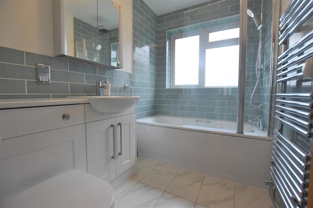 bathroom 2.JPG