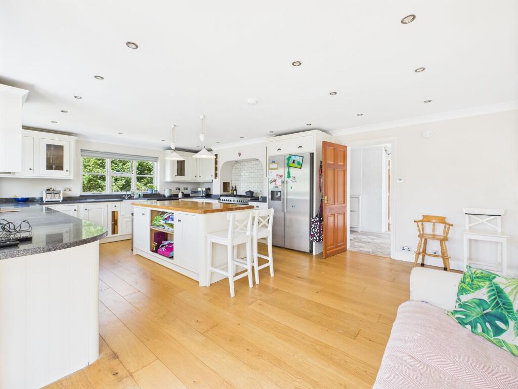 Kitchen/Breakfast Room
