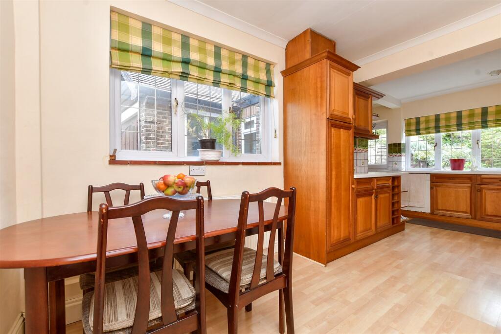 Kitchen/Breakfast Room