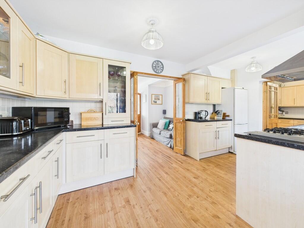 CAM02854G0-PR0361...