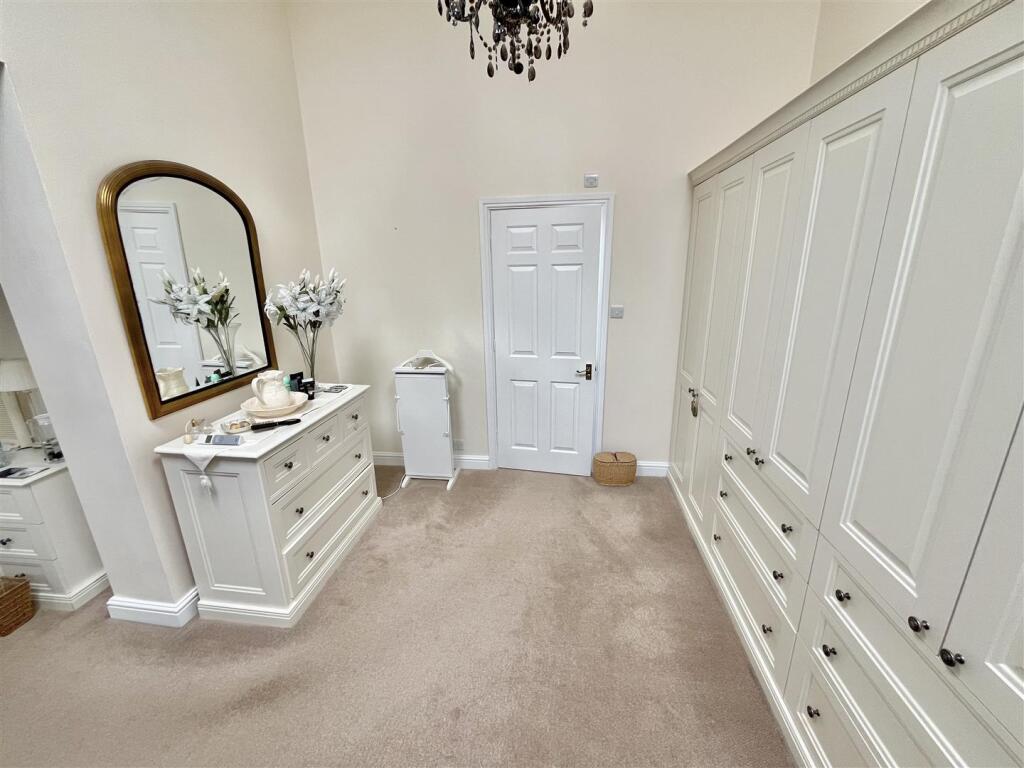 Dressing Room Aspect 2