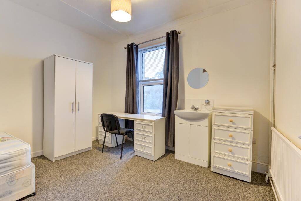 16 Beaconsfield Road Bedroom 3