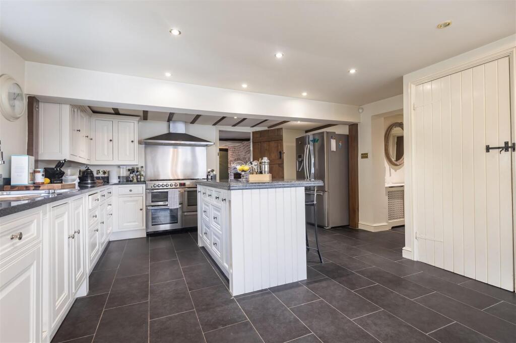 2 Lower Bury (8).jpg