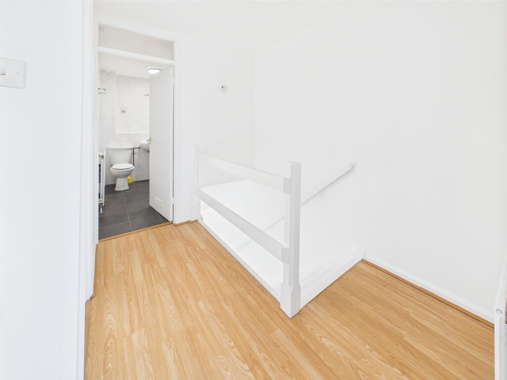 CAM02545G0-PR0409-STILL020