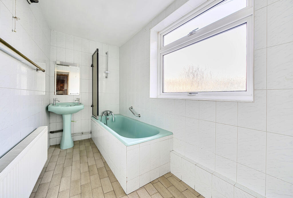 1349047-11-68ba21...