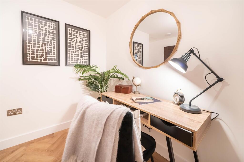 Centurion Apt 18-13.jpg
