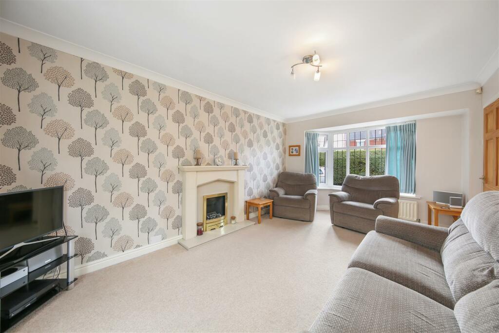 Living Room3.jpg