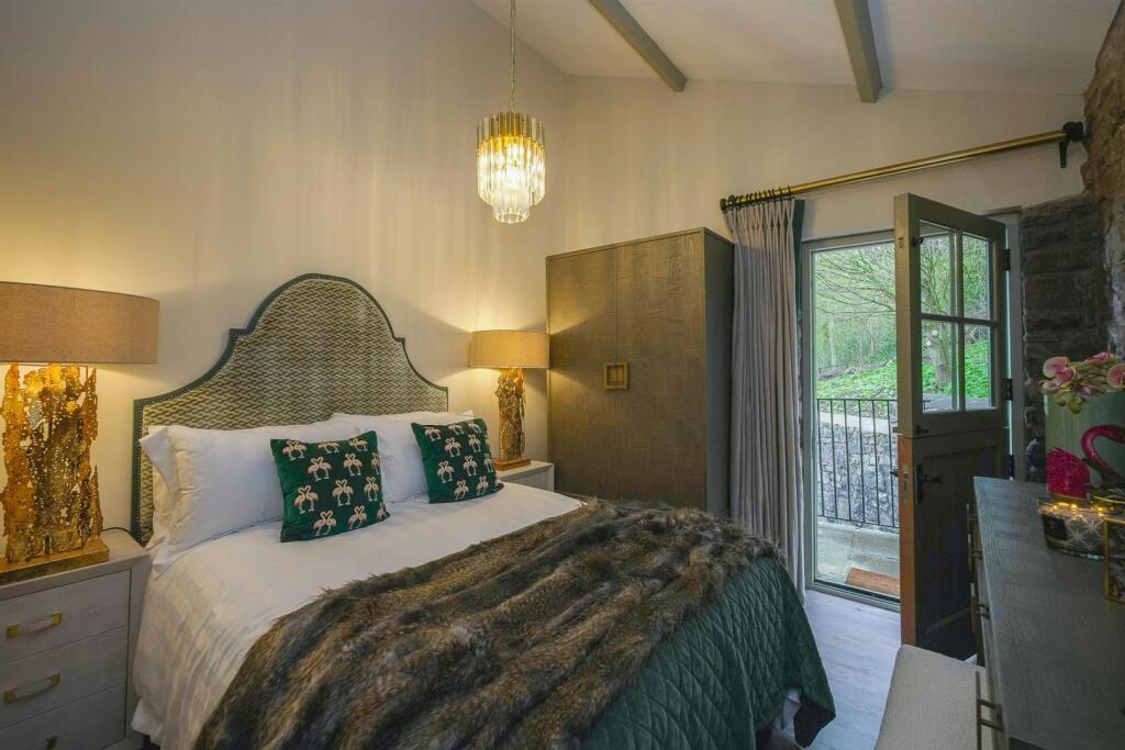 Bedroom 2.jpg