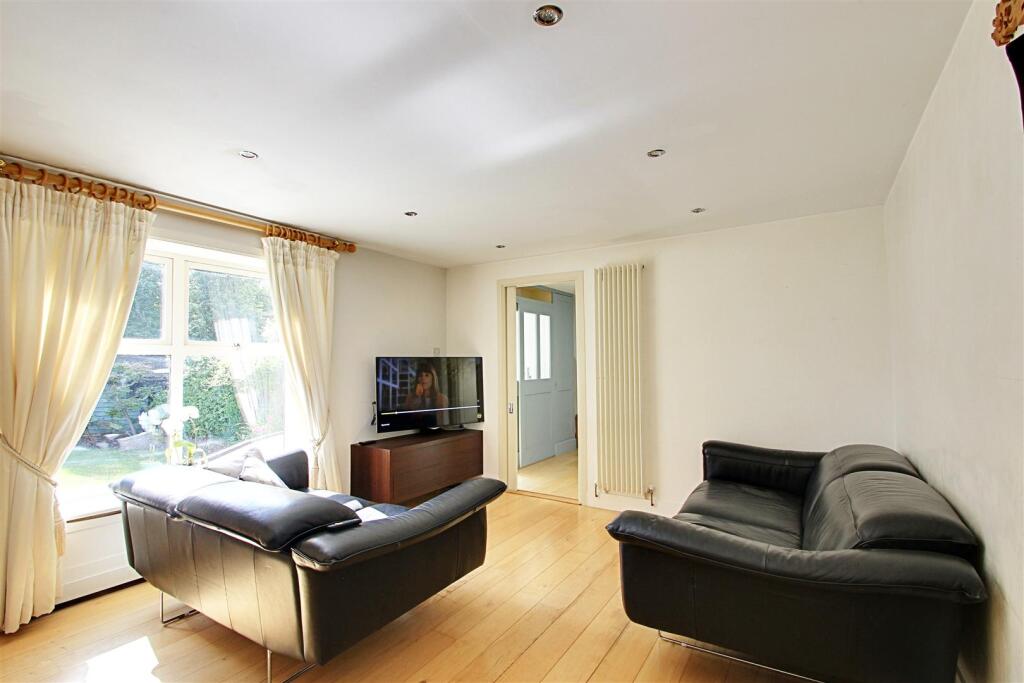 Living Room.jpg