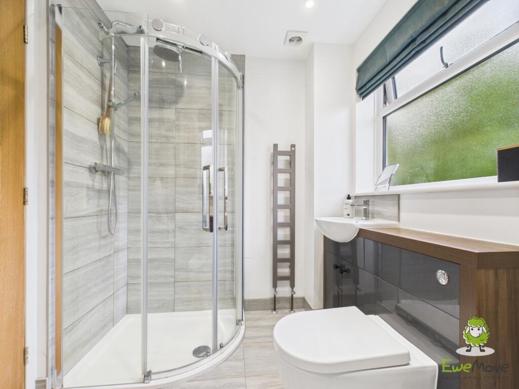 EweMove Basingstoke Avon Road Shower Room