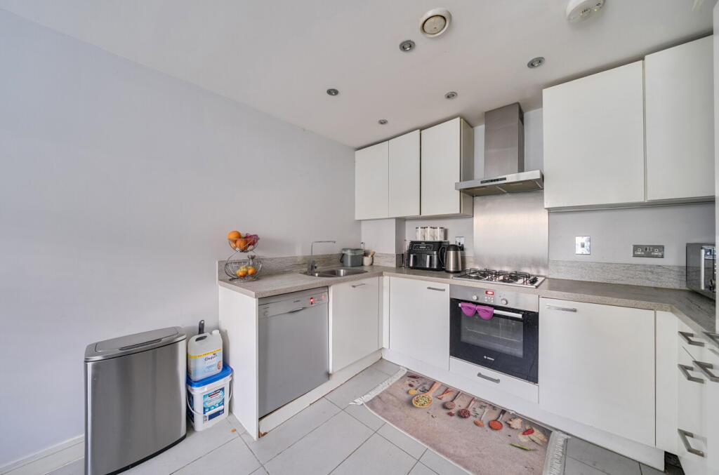 1375708-10-690b8f...