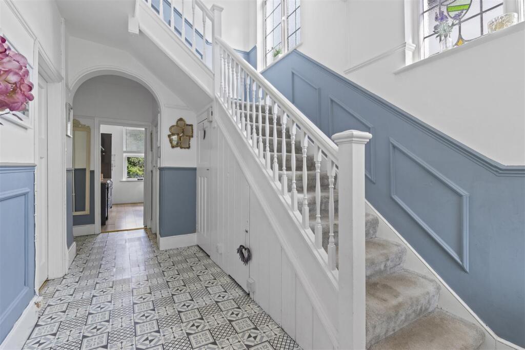 entrance hall #3.jpg