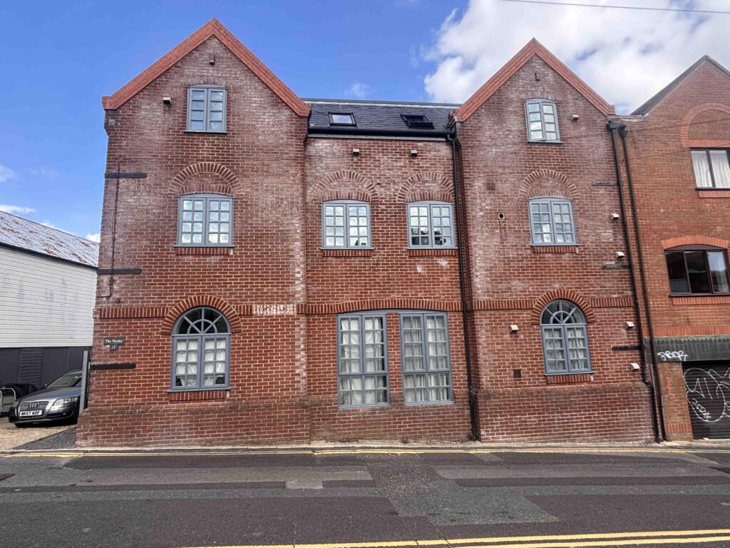 One bedroom ground floor garden flat.