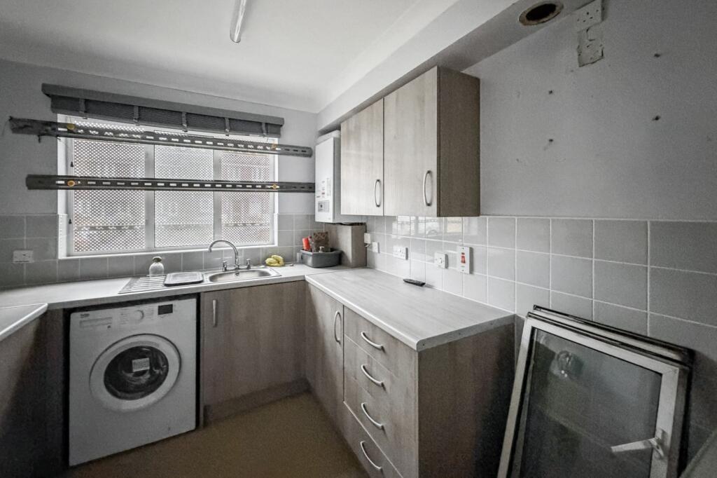 Flat B, 6 Palmerston Road, Forest Gate, London E7 8BH