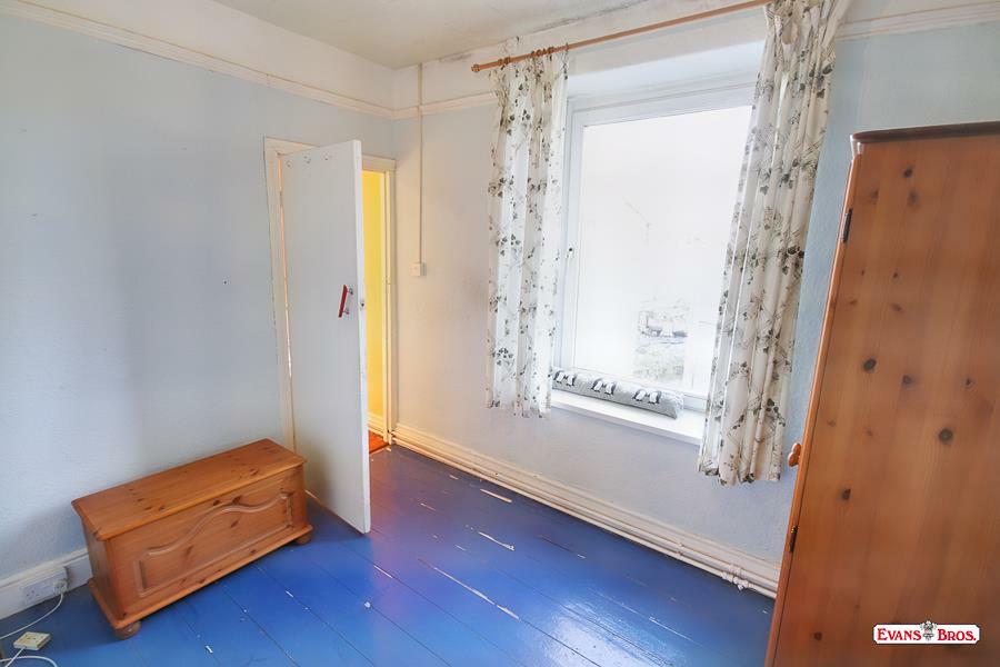 REAR DOUBLE BEDROOM 2