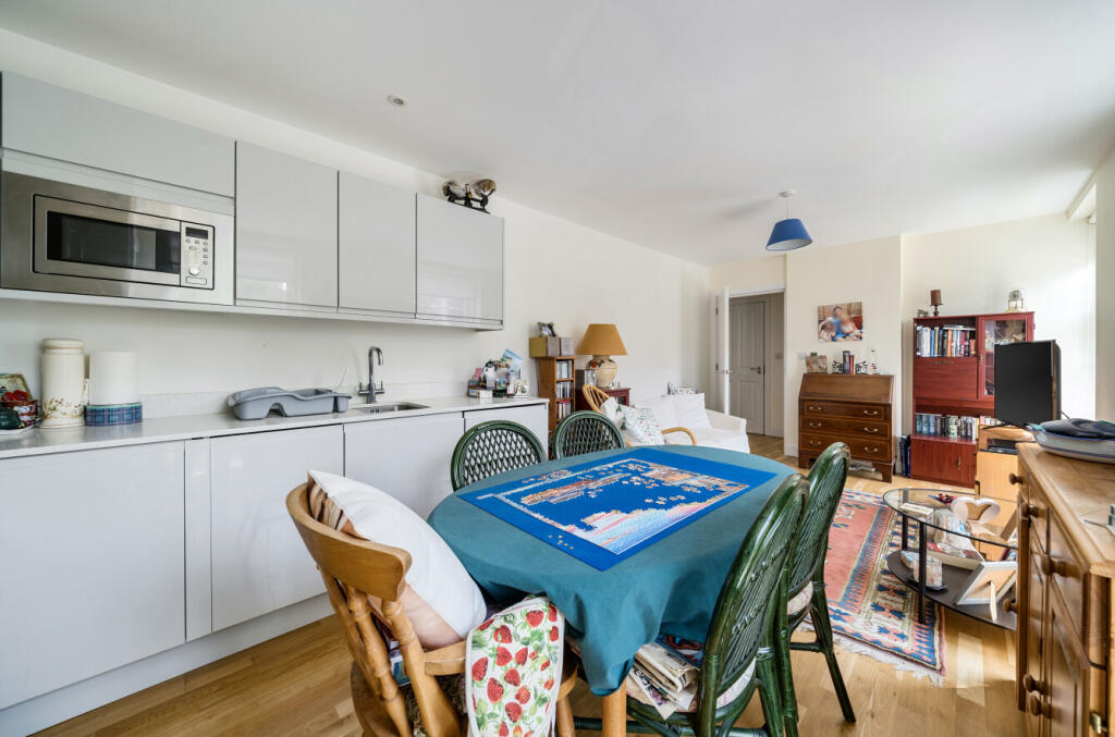 1310144-11-685144...