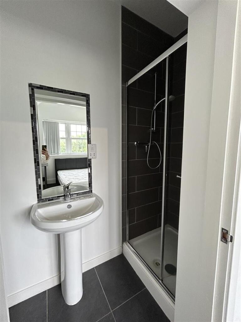 Room 4, Flat 3 Ensuite