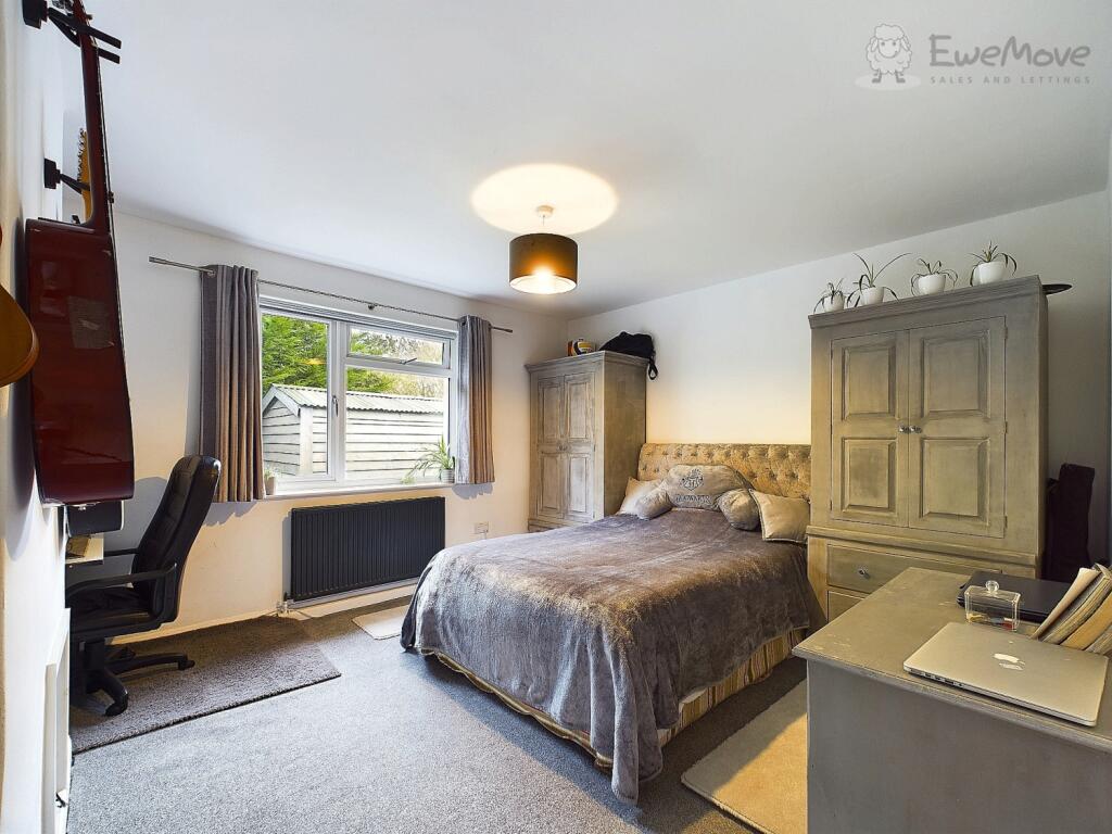 CAM03640G0-PR0025-STILL021