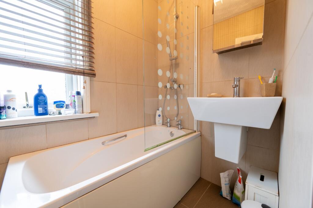BEDROOMS AND BATHTOOM