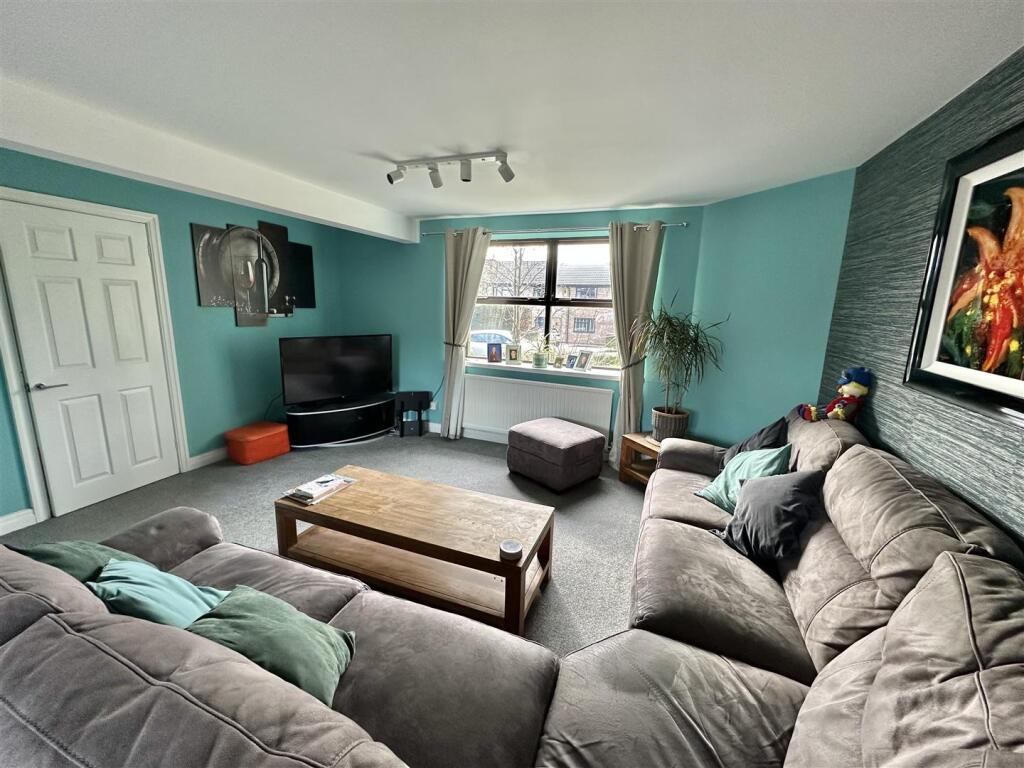 Bramleys - Savile Court - Mirfield (17).jpg