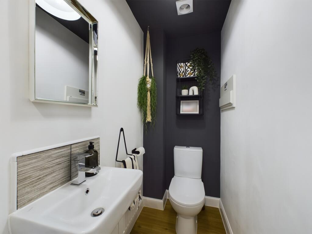 Cloakroom/WC