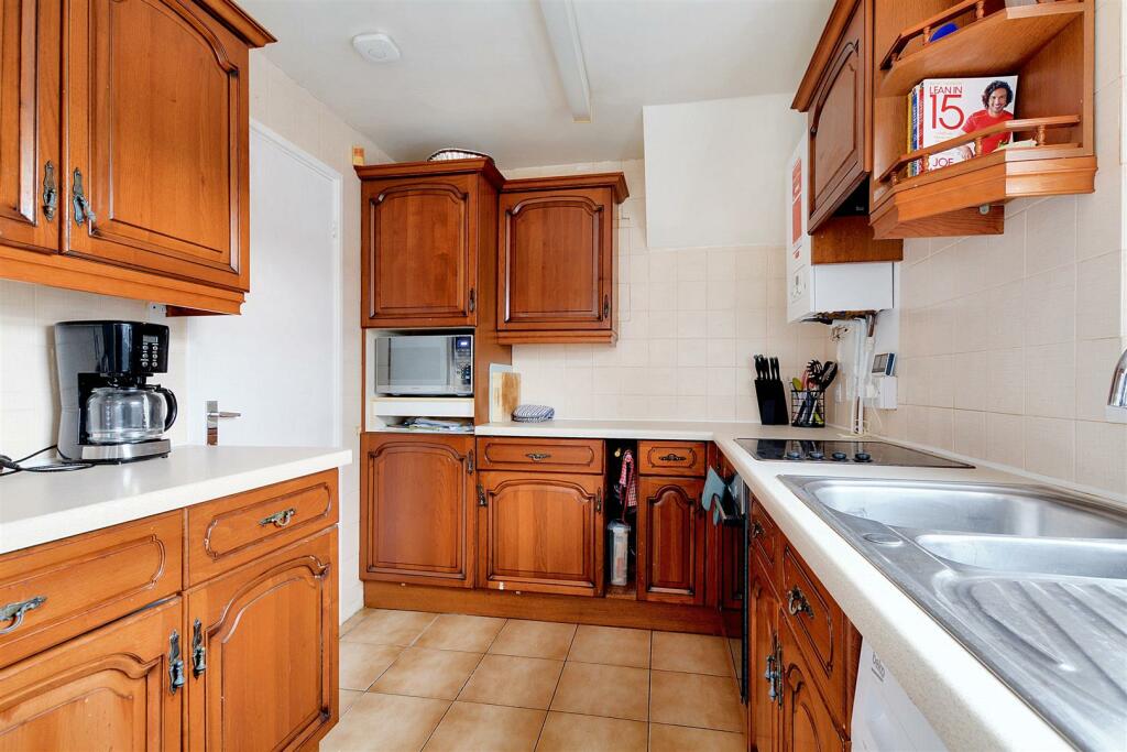 Kitchen_2.jpeg