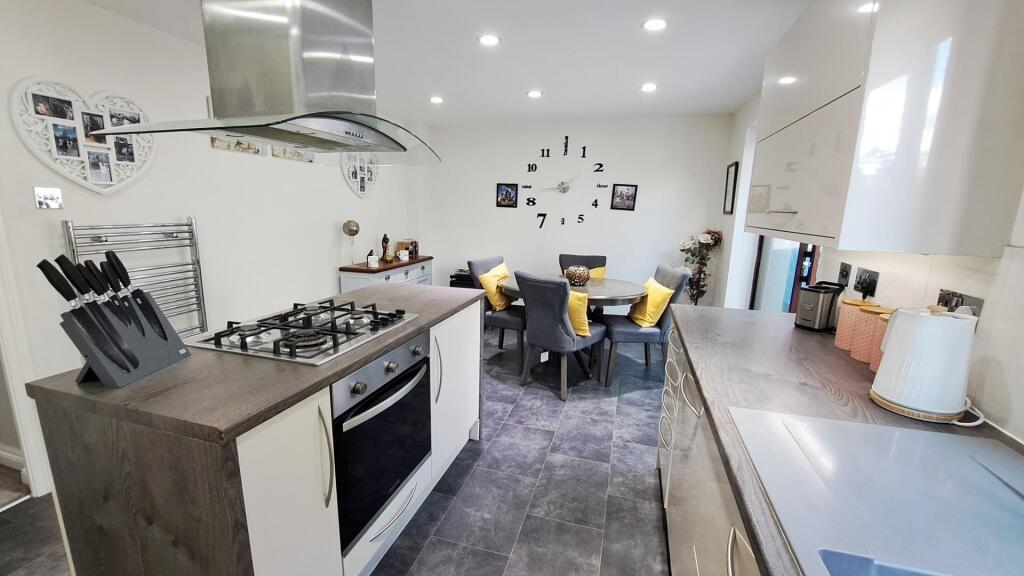 2nd view KITCHEN DINER.jpg