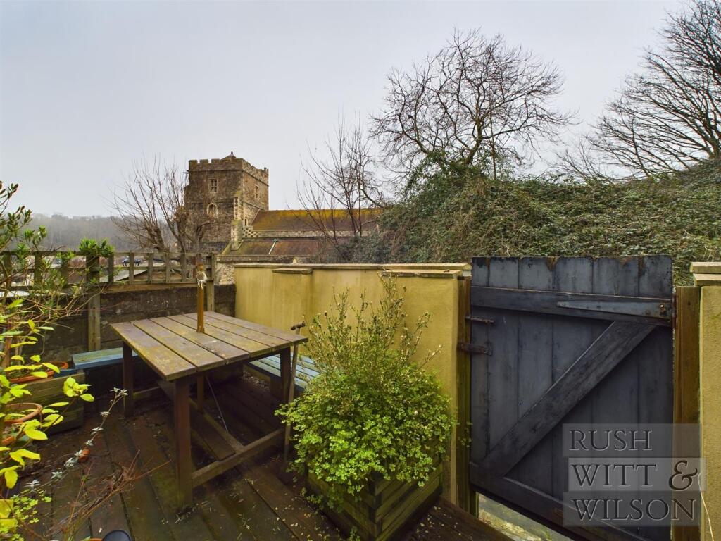 CAM03417G0-PR0045-STILL024.jpg