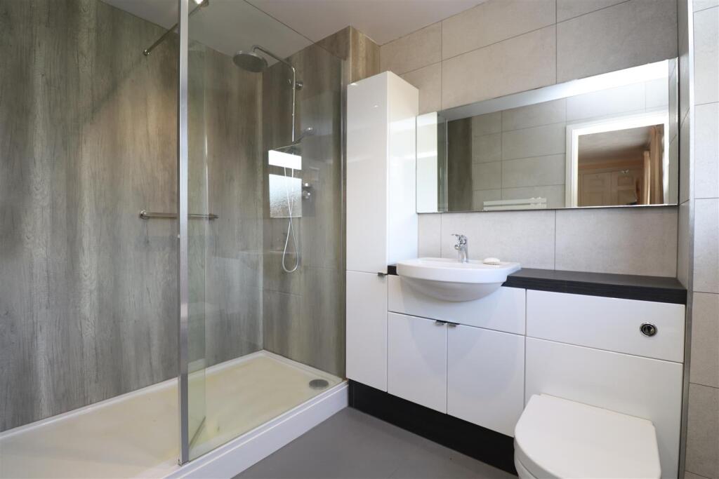 En Suite Shower Room