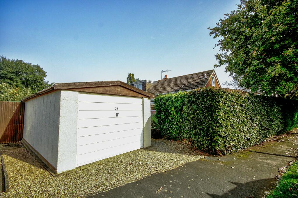 Detached Garage.JPG