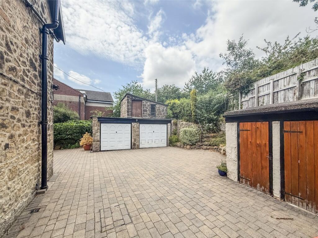 Driveway &amp; Garages