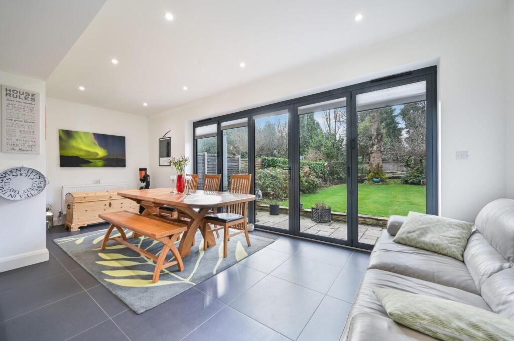 VERNON WALK, - (3).jpg