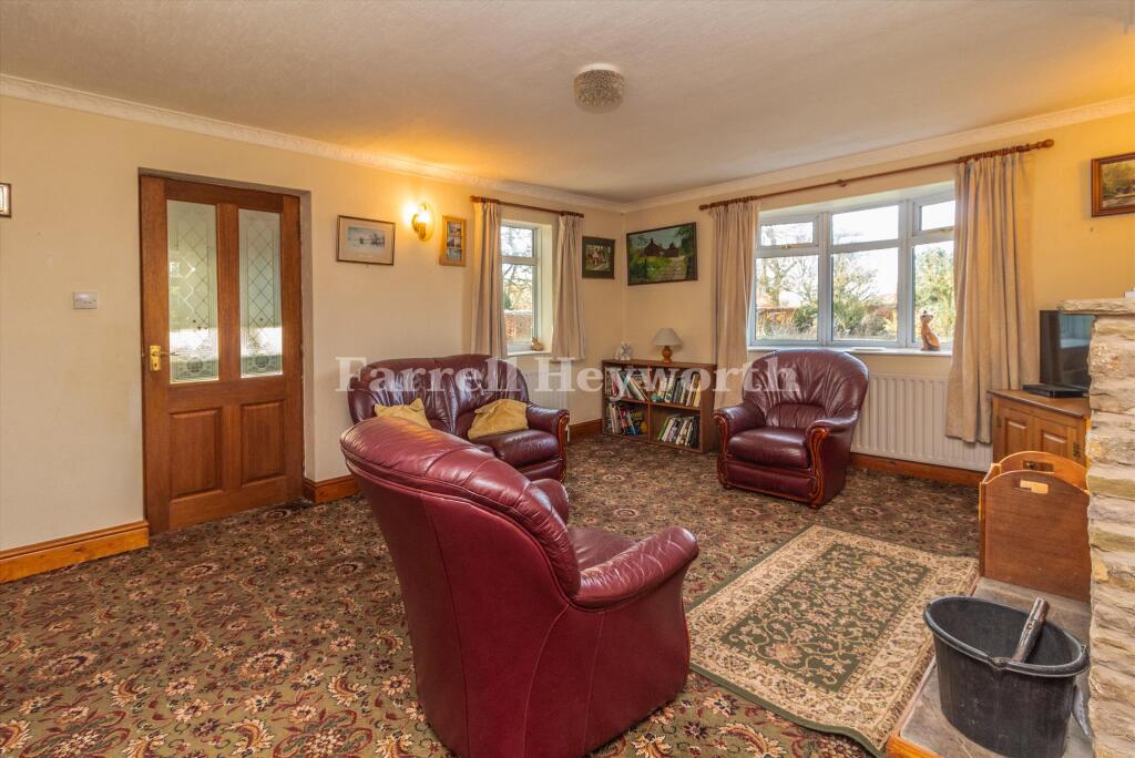 Lounge image 2