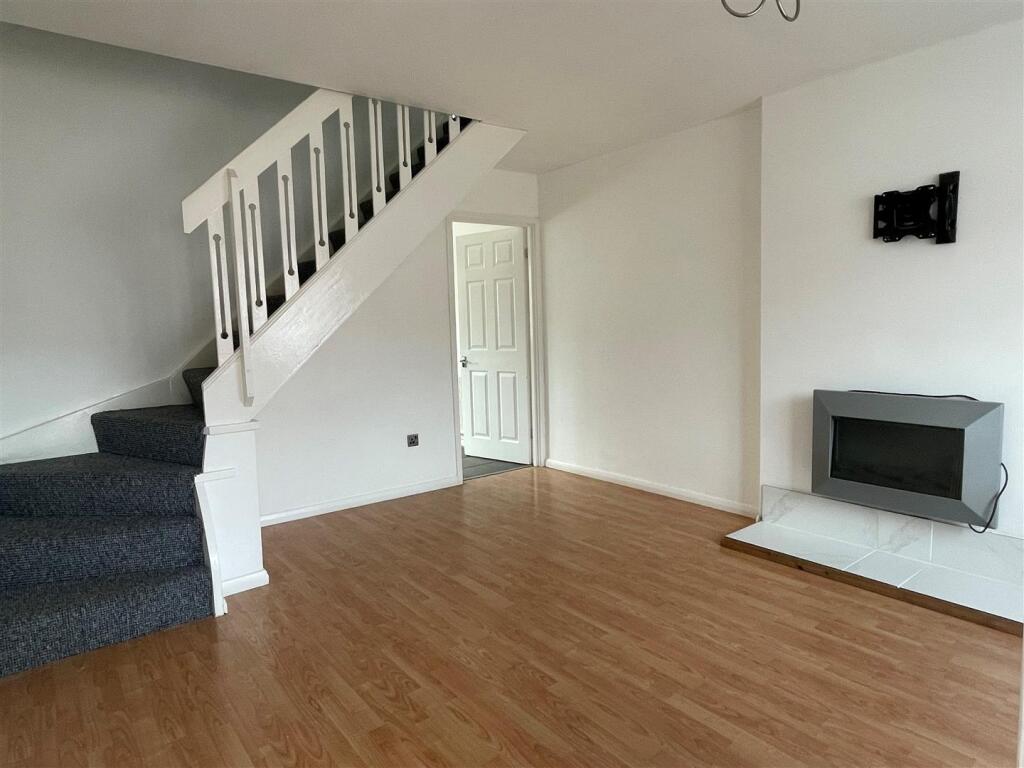 73 Christchurch Drive - Living Room (.jpg