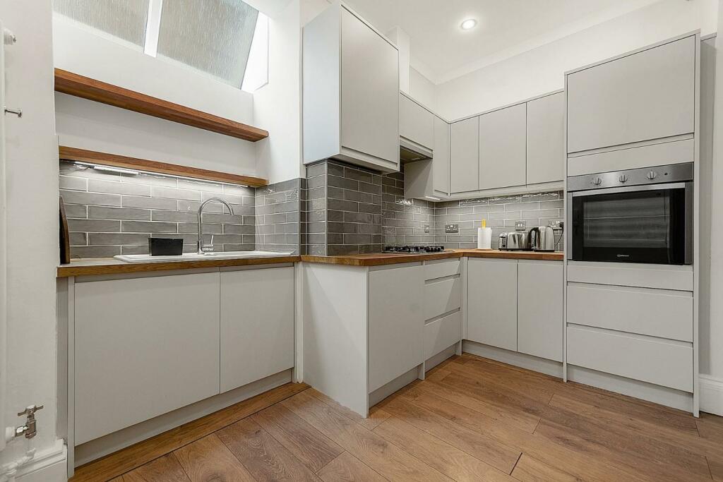 Kitchen (2).jpg