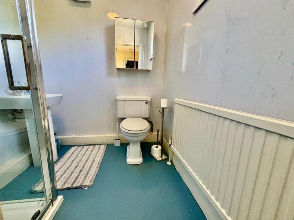 Shower Room / WC:
