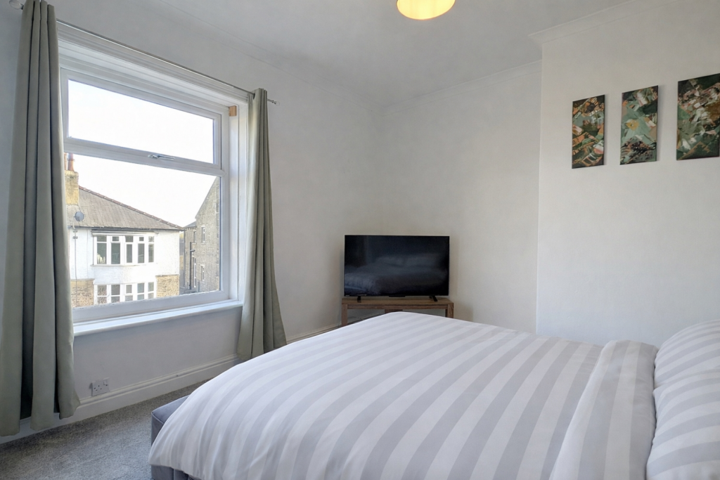 Slade Lane EweMove Brighouse (1)