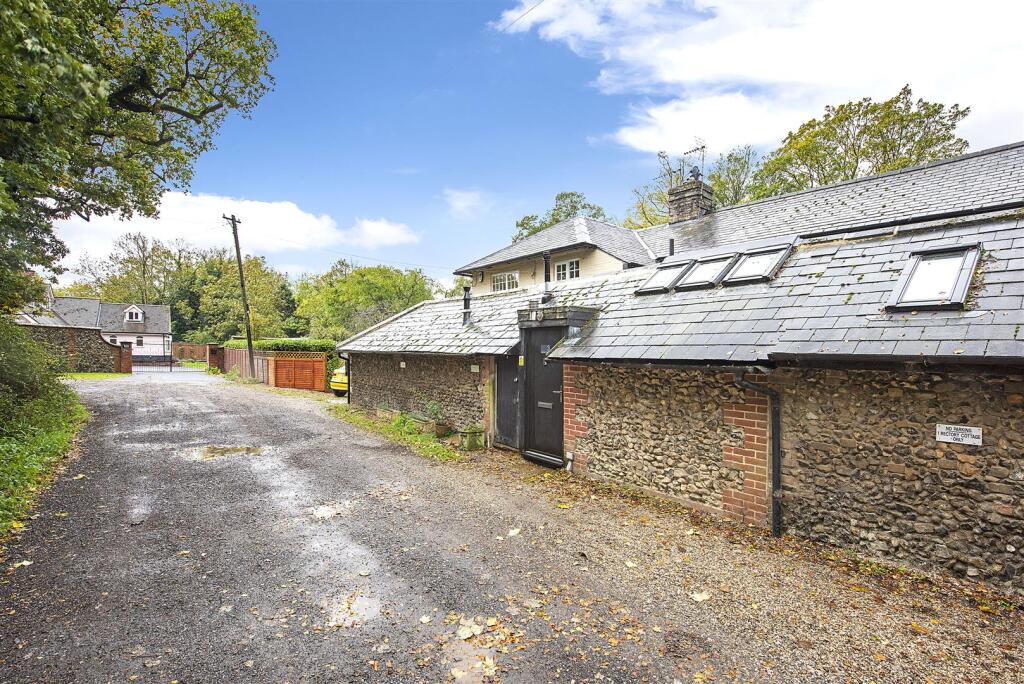 3 Rectory Cottage ph02.jpg