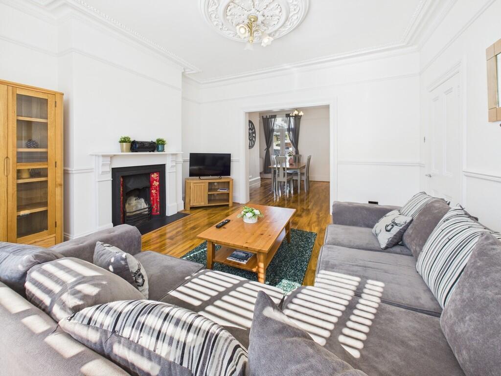 CAM03974G0-PR0120...